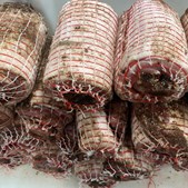 SuperBrugsen Dronninglund tilbyder billig rullepølse i slagterafdelingen