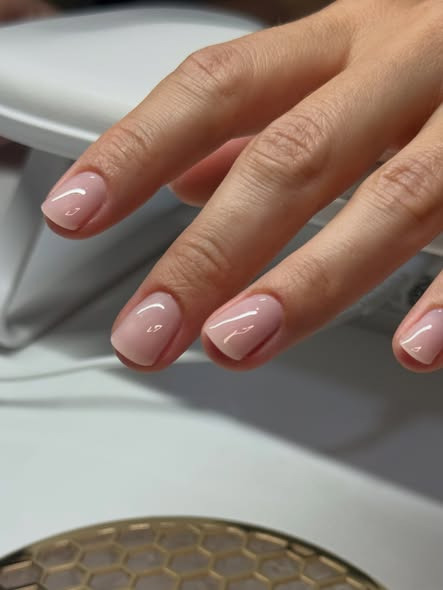 Expert Nails Risskov viser smukke negle med stilfuldt design