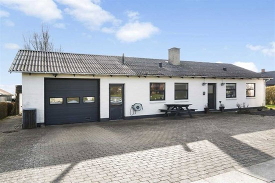 Kongevej 16 er til salg for kun 395.000 kr.: Se de billigste boliger til salg i Østbirk her