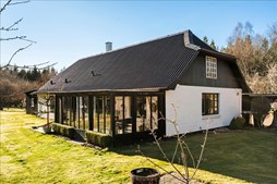Landlig idyl og moderne komfort – indflytningsklar villa på hele 5.516 m² grund