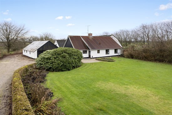 Baggesholmvej 5 og 1 anden boliger er kommet til salg denne uge i Jelling - se boligerne her.