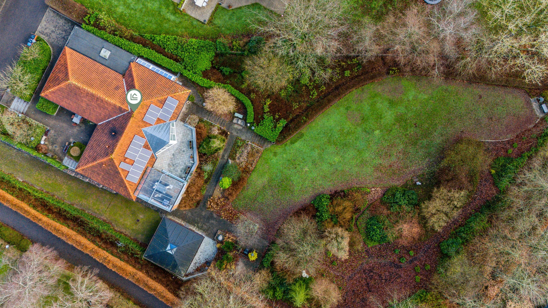 Ekstraordinær ejendom med flot udsigt i Hvinningdal