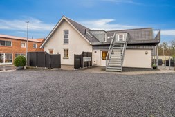 Til salg hos LOKALBOLIG SILKEBORG: Lækker lejlighed midt i Grauballe