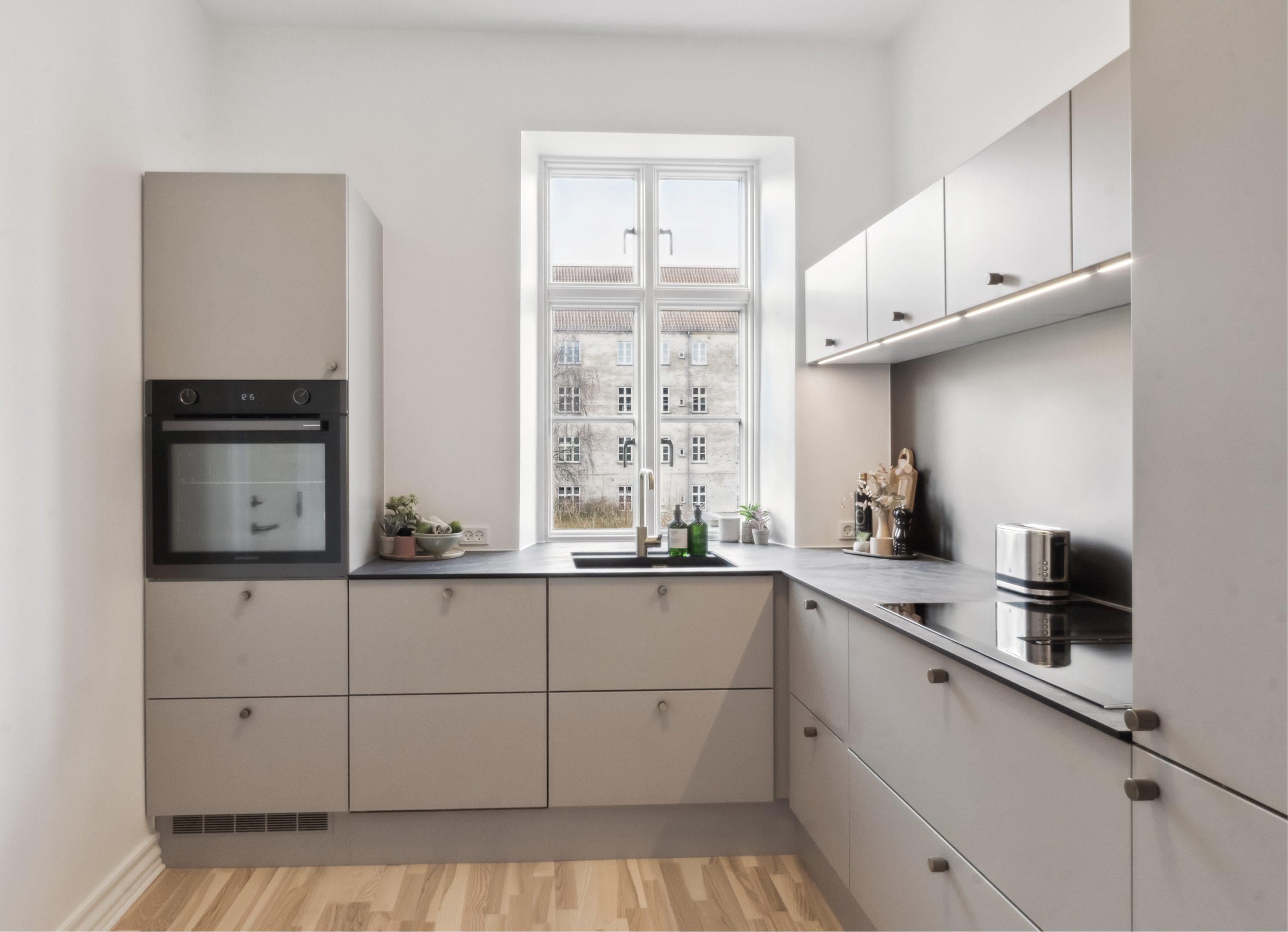 Til salg hos &LIVING Aalborg: TOTALRENOVERET 3 VÆRELSES I BYEN