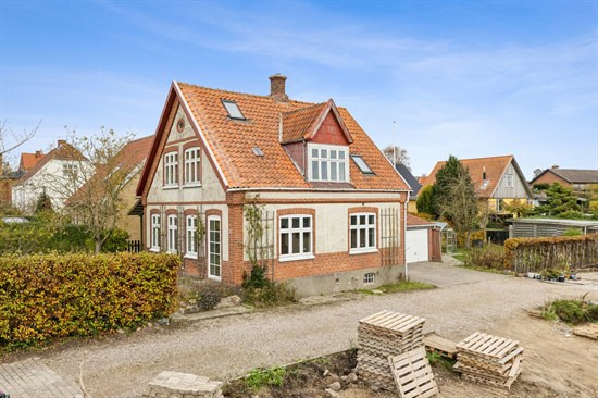 Top 6 over dyreste boliger til salg i Sydals. Priser op til 5.495.000 kr