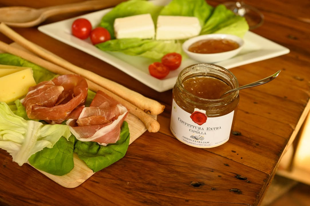 Lahvino Wine & Spirits anbefaler lækker løgmarmelade fra Segrati di Sicilia som det perfekte tapas-tilbehør