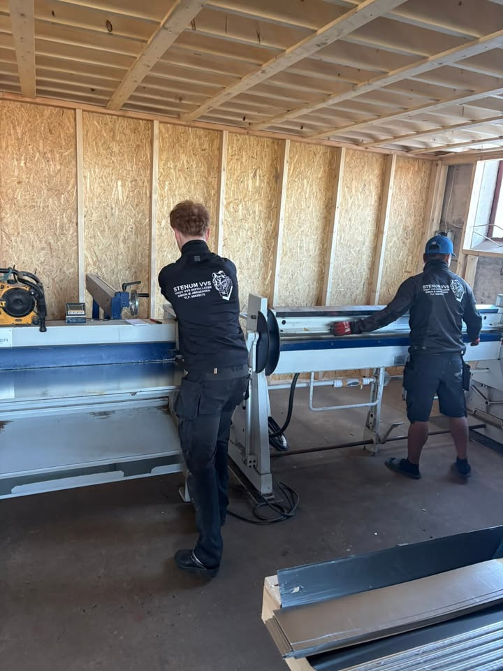 Stenum VVS arbejder søndage for at holde trit med travle blikprojekter