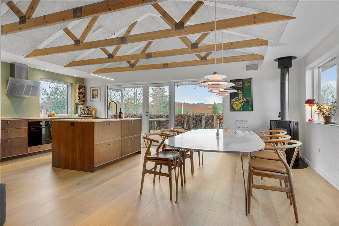 Lys og lækker 1-plans villa med fantastisk udsigt