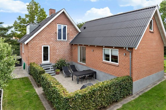 Top 6 over dyreste boliger til salg i Hasselager. Priser op til 5.450.000 kr