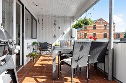 Sjældent udbudt bylejlighed med privat terrasse i hjertet af byen fra EDC Skive I/S