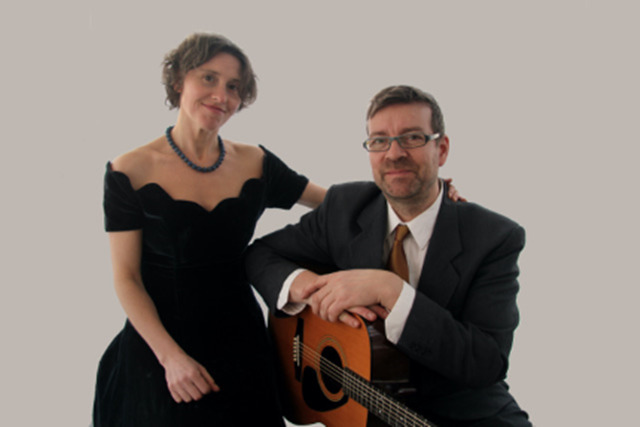 Duoen 'Glemmer Du' med jazzguitaristen Jakob Frandsen og sangerinden Mette Outzen fortolker P.H.'s smukke viser.