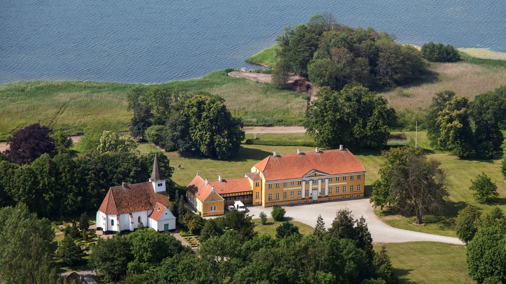Oplev en charmerende hestevognstur ved Engestofte Gods