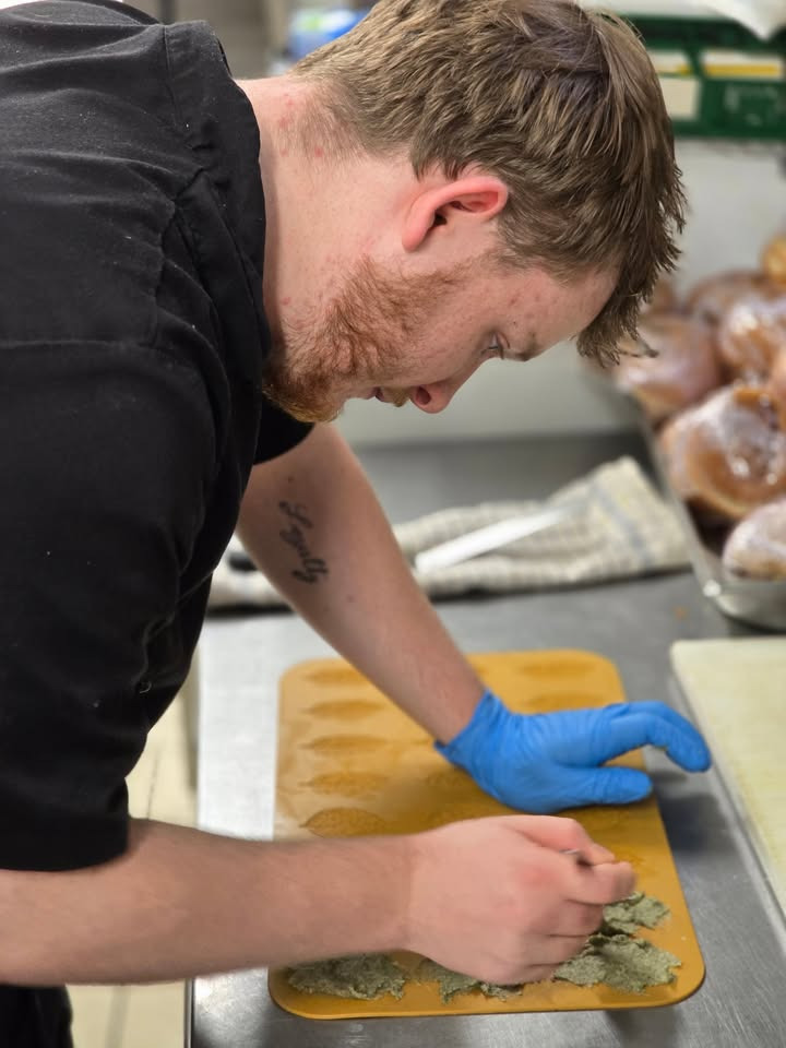 Café Tidslös præsenterer stolt kokkeelev Malik, der kombinerer det klassiske med det moderne