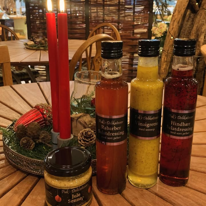 Fru Hansens Butik & Café ønsker glædelig 2. søndag i advent med åbning til kl. 16 og nye forsyninger af Puks delikatesser