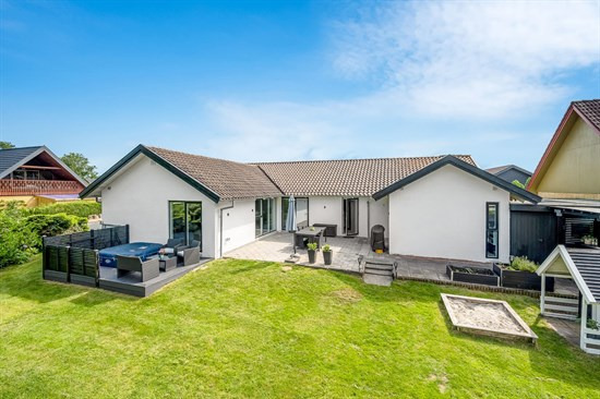 Pris sat ned med 225.000 kr. på Indertoften 74