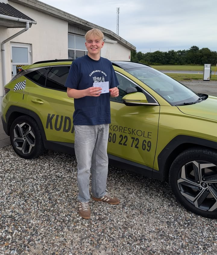 Kudahls Køreskole ønsker Andreas tillykke med kørekortet