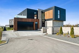 Top 6 over dyreste boliger til salg i Nibe. Priser op til 8.945.000 kr