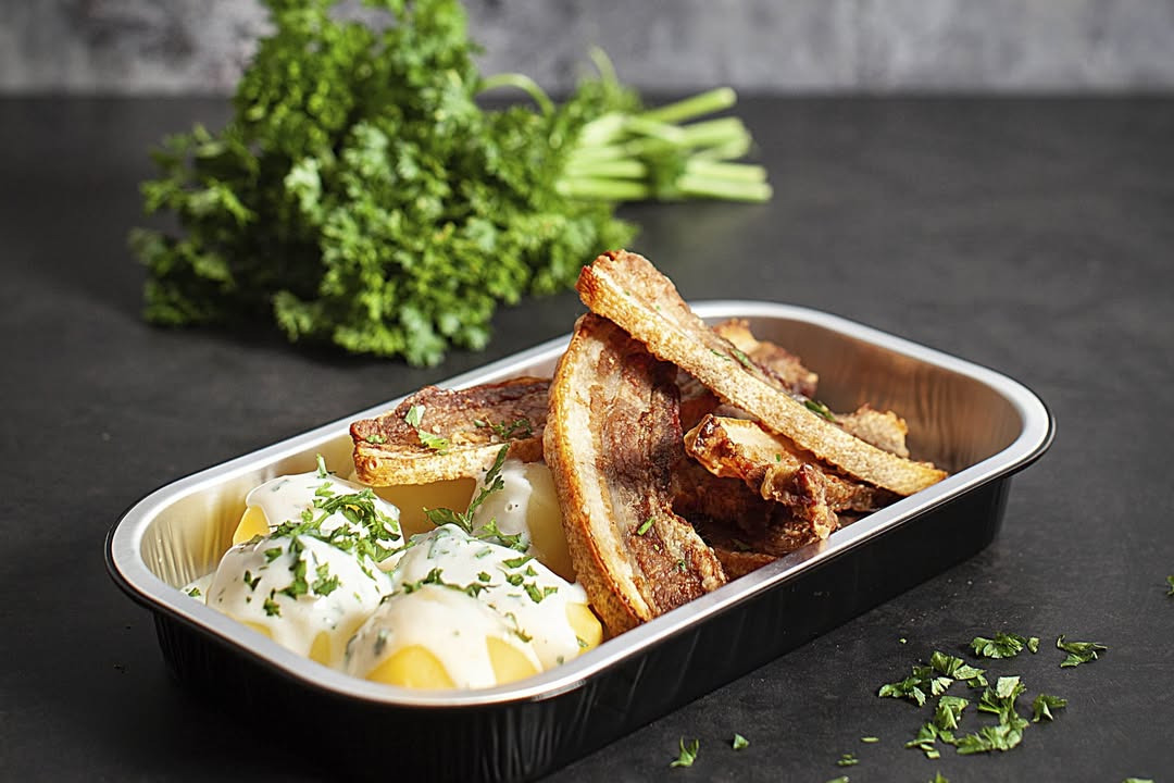 Frederiksberg Kødforsyning præsenterer dagens ret: Stegt flæsk med persillesovs til 69 kr.