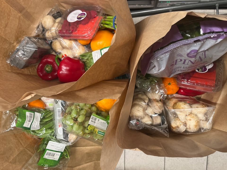 Min Købmand i Asp bekæmper madspild med frugt- og grøntposer til afhentning i dag