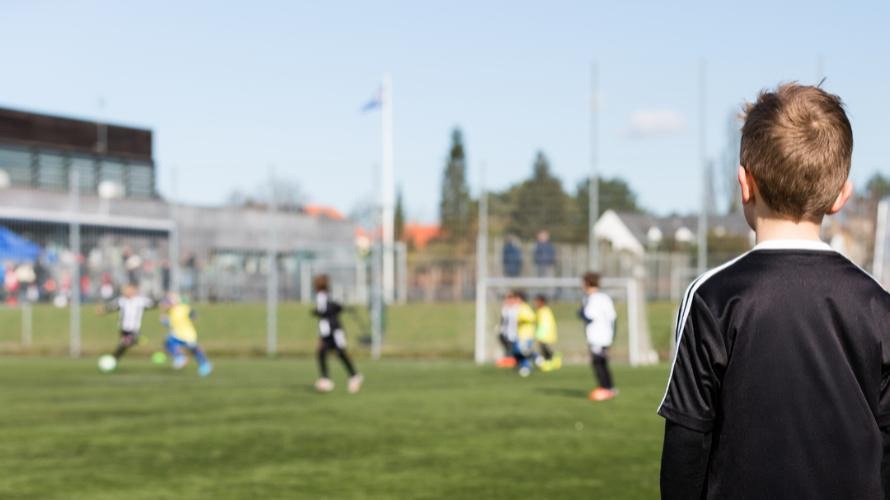 Nyt projekt giver vestjyske børn lettere adgang til fritidsaktiviteter med følgevenner og støtte fra foreninger