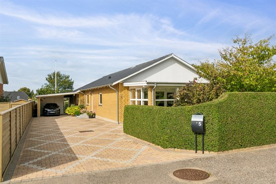 Top 6 over dyreste boliger til salg i Høng. Priser op til 5.500.000 kr