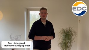 Charmerende hus på Holdgårdsvej 31 i Sønder Omme tilbyder udsigt over Omme å og nærhed til lokale faciliteter