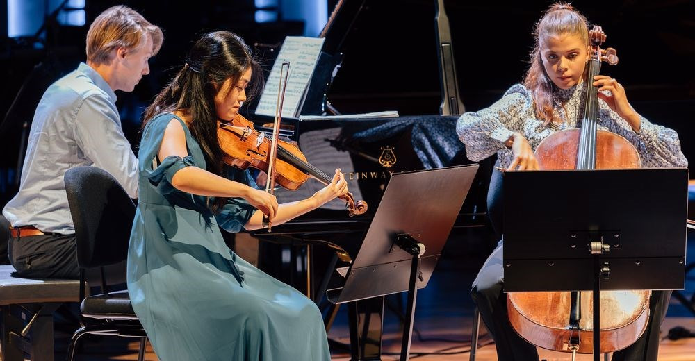 Kulturhotellet i Rønde byder på musik og keramik i oktober