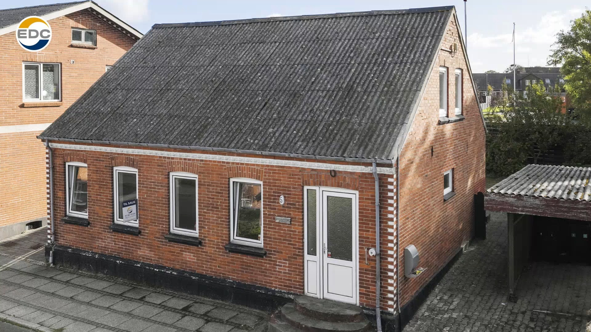 EDC Ejendomsgruppen Struer (Thyholm) fremviser centralt beliggende bolig i Hvidbjerg til 295.000 kr.