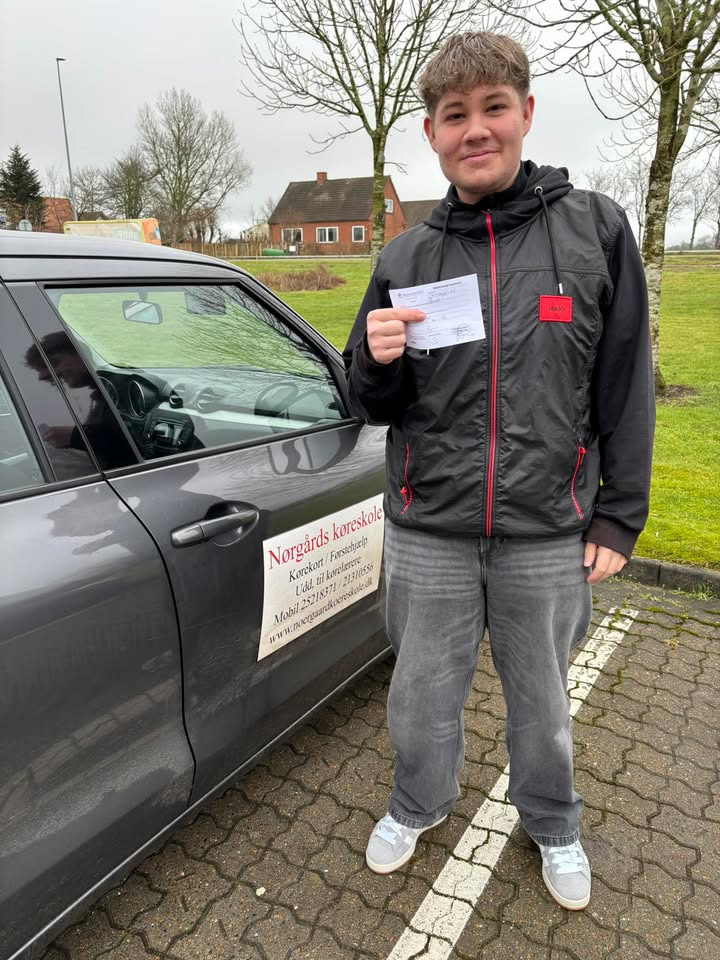 Endnu en elev fra Nørgaards Køreskole består køreprøven i Kaas
