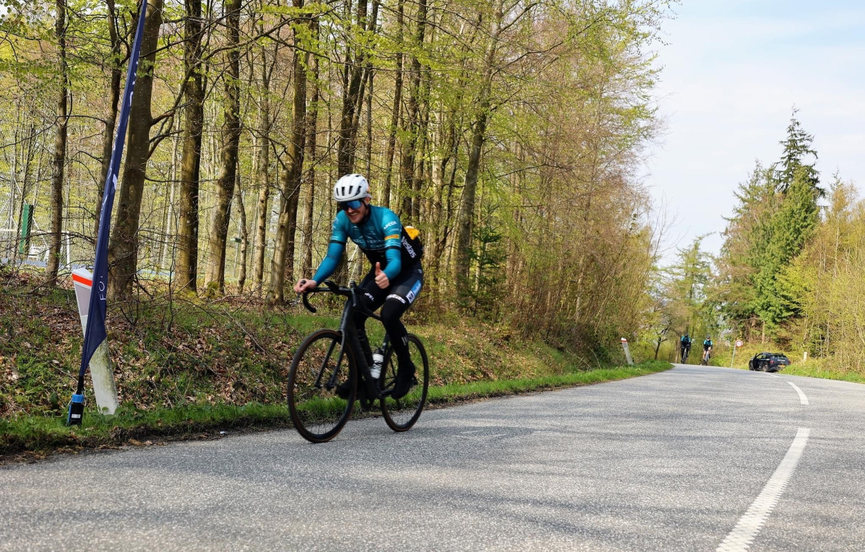 Tobias Demuth fra Silkeborg cykler Tour de France-bjerge og gør en forskel!