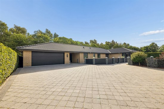 Haresvinget 6 og 2 andre boliger er kommet til salg denne uge i Bjerringbro - se boligerne her.