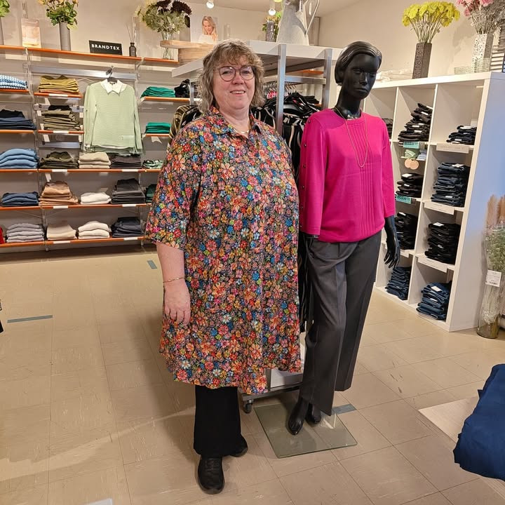 Ny farverig forårskjole fra duMilde hos Elins Butik