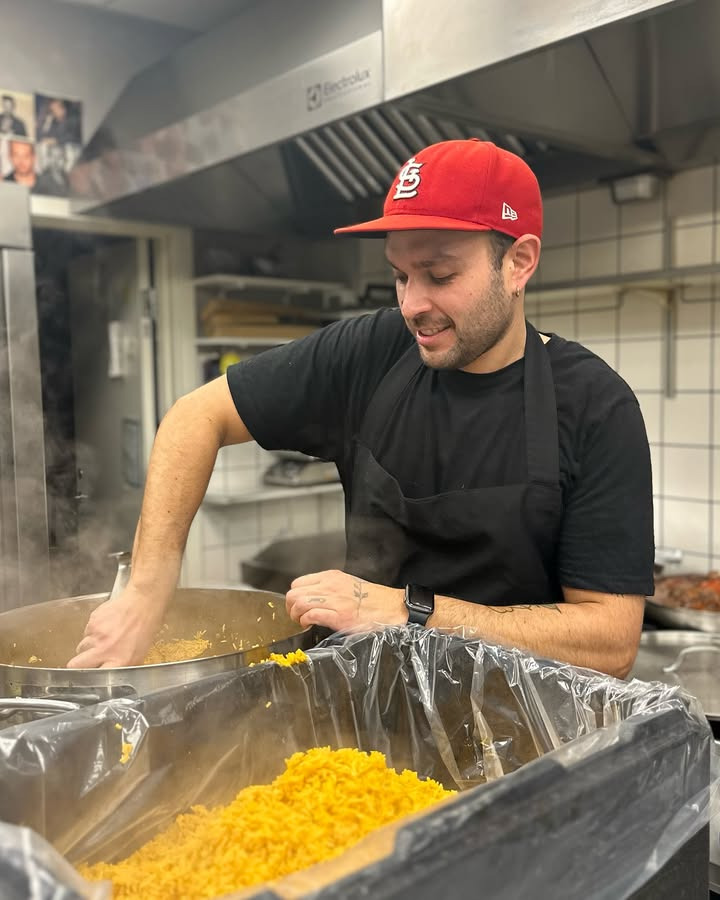 Gabi står for fajitas i aften hos LA CASITA