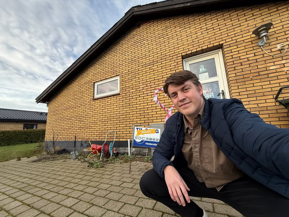 EDC Mæglerne Hedensted sælger Bellisvej 7 og fejrer succesfuldt samarbejde