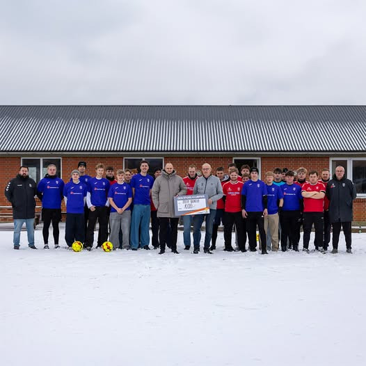 Sportigan Hadsund hylder Sydthy Boldklub som vinder af Den Store Klubpris