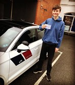 Lets Drive ønsker Nicklas tillykke med det velfortjente kørekort