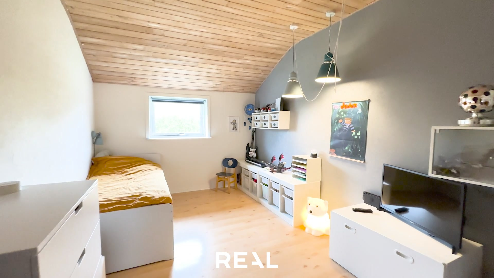 Rummelig familievilla i rolige omgivelser på Kærvænget 5 er nu til salg