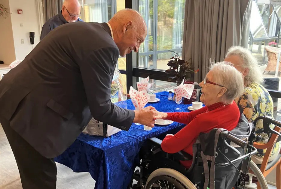 Ældste borger i Skive Kommune fejrer 104-års fødselsdag med borgmesteren