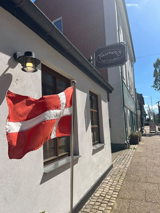 Farmors Cafe holder lukket torsdag den 2.7.26