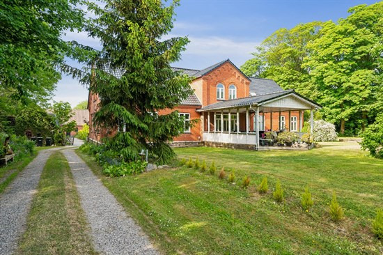 Top 6 over dyreste boliger til salg i Ulstrup. Priser op til 3.695.000 kr