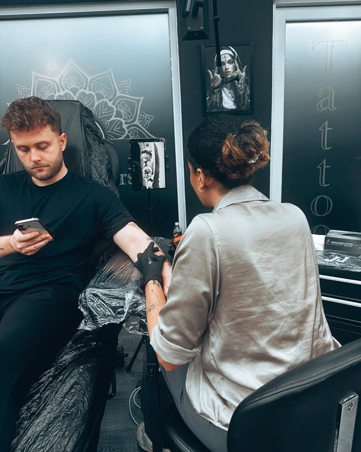 Torsdagsstemning hos Mr. & Mrs. Tattoo med masser af energi og kreative idéer