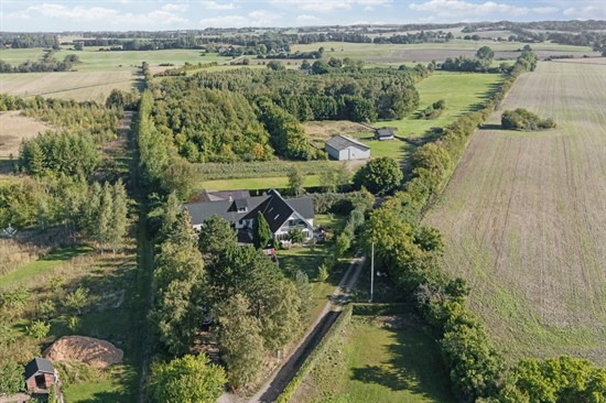 Holmevej 77 og 3 andre boliger er kommet til salg denne uge i Næstved - se boligerne her.