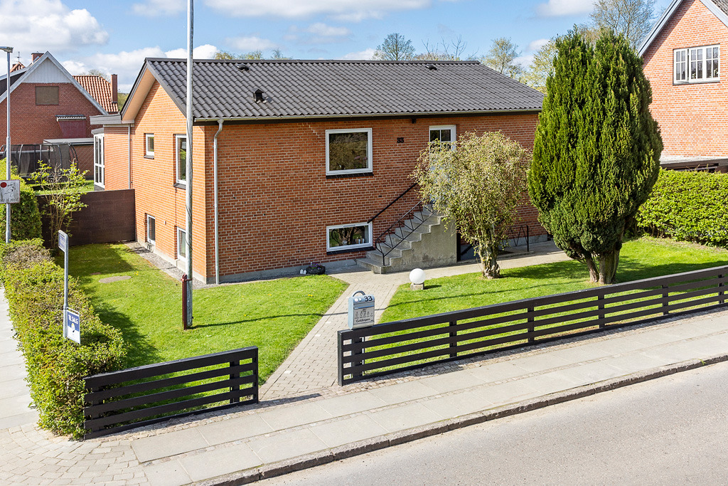 Ny pris på indflytningsklar villa tæt på bymidten fra EDC Skive I/S