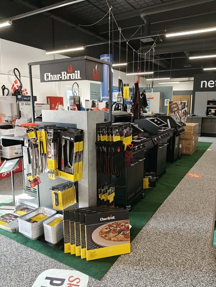 Grillsæsonen starter hos Skousen Hobro med nye grill og pizzaovne i sortimentet