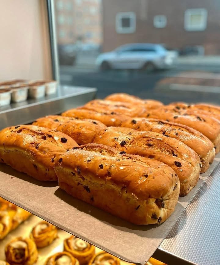 Meny Klarup tilbyder lækre svampede rosinbrød fra vestbyen