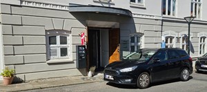Oplev kunstnerisk mangfoldighed i Galleri Engholm