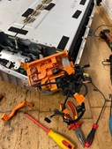 Mercedes E300de fik nyt liv hos Piil og Palsgaard Auto ApS med reparation af højvoltsbatteri