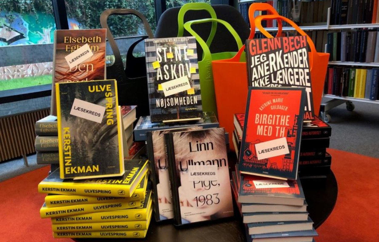 Odder Bibliotek er klar med nye læsetasker til læsekredsene