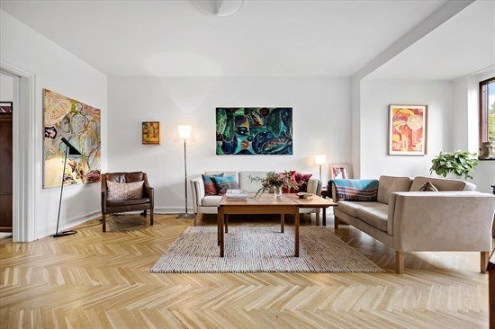 Solsortvej 7 og 5 andre boliger er kommet til salg denne uge i Frederiksberg - se boligerne her.