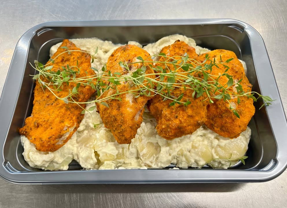 Meny Gl. Skagensvej præsenterer tilbud på kyllingebryst med flødekartofler til afhentning